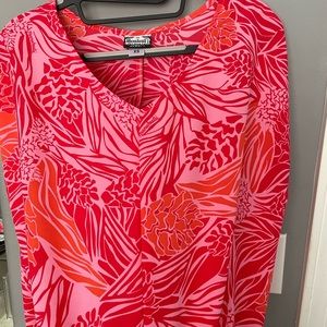 Manuhealii Womens Top Size XS but runs big!